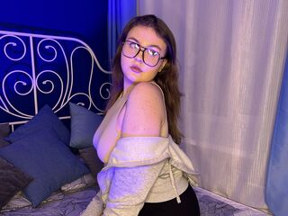 cam girl playing with dildo EmmaReiner