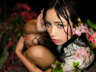 naked webcam girl photo SukiiStark