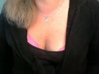 hello boys, i am a single mom.. and always horny. Play with me:)