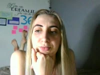 Hey jij... nieuwsgierig naar meer? Een 28-jarige geile moeder en alles behalve de standaard MILF. Klein en slank, maar 100% naturel... en ik hou ervan om bekeken te worden. Mijn spel is simpel: jou plagen tot je het niet meer houdt... laat mij je dag wat heter maken. In privéchat ga ik topless, wil je mij helemaal naakt zien en samen met mij spelen? Dan moet je naar VIP gaan.