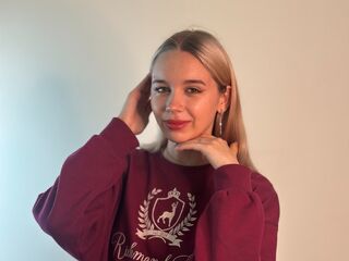 free live chart room AliceWoody