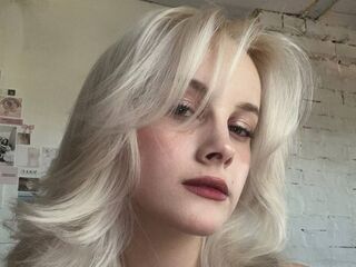 hot cam girl masturbating with vibrator JacintaSaad