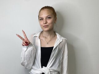 camgirl masturbating with dildo KarineBrinkmeyer