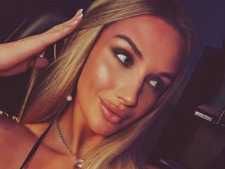 camgirl masturbating with sextoy MeganHamillton