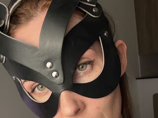 fingering webcamgirl QtKaty