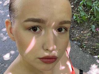 naked girl with cam masturbating SusannahBuffalo