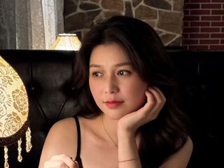 camwhore masturbating with vibrator XiaoYuner
