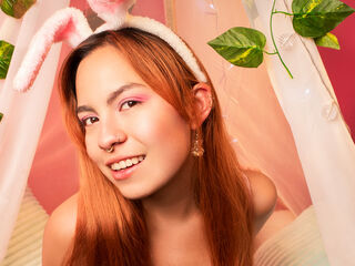 naked camgirl EmmaMonnet