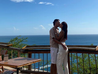 adult couple live sex show AxelAndArielle