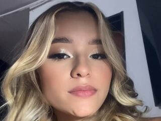 hot naked webcamgirl AaishaCollin