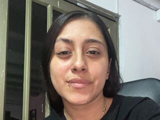 camwhore shaving pussy AikosLorens