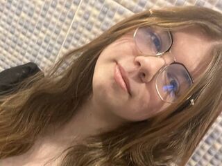 nude webcamgirl picture AminaBlooms