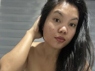 naughty camgirl fingering shaved pussy AranyaMax