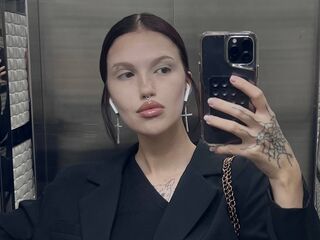 masturbating webcamgirl ArlindaMarotti