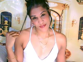 hot naked cam girl AzzyGreene