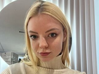 camgirl fingering shaved pussy CarlenePattie