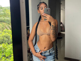 fingering girl cam CarolineCartson