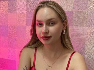 live cam chat CarolineCoxy