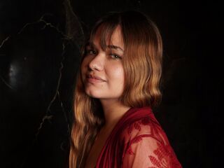 camgirl playing with sextoy CharlotBlonde