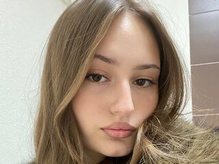 masturbating webcamgirl ChauPoling