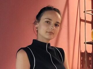 fingering camslut CherlynAltice