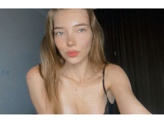 beautiful webcamgirl ChrisMallow
