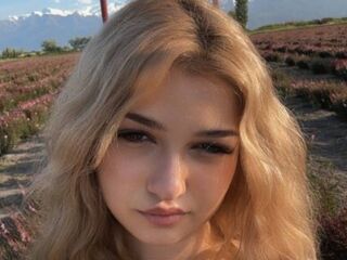 shaved pussy cam CloudyFox