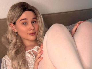 free live sexcam DeluaMoon