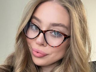 cam girl fingering pussy DianeWhitly