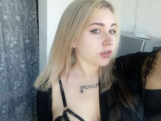 girl DinahSalimas