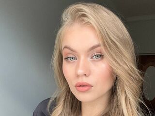 camgirl porn webcam ElaraBrooks