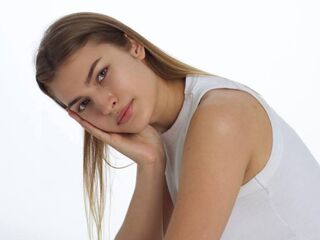 naked girl with webcam masturbating with vibrator ElizSautner