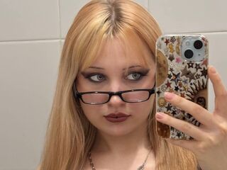 hot webcam EloiseGow