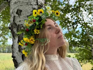 camgirl fingering wet pussy EstaCutchin