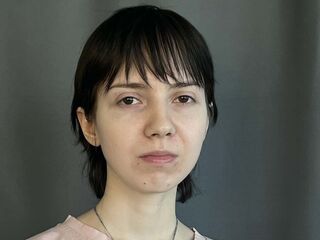 chat show EsterSugimoto