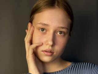 topless camgirl EvelinaMoorina