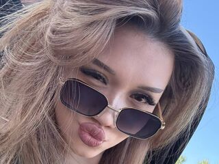 fingering cam girl video GailMayette