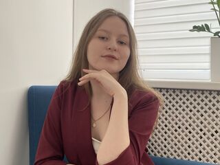 cam strip tease GermaineMoland