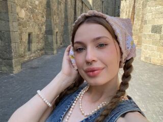 cam girl masturbating with vibrator GlindaSankar