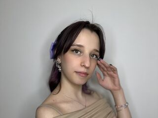 naked camgirl picture IvyLewis