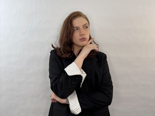 cam girl playing with sextoy IzolaDonawa