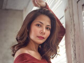 naughty camgirl fingering shaved pussy JadeScarlette