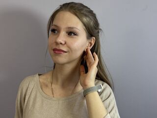 hot cam girl fingering shaved pussy JessicaFreligh