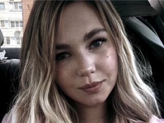 cam girl masturbating with vibrator KandyWeiss