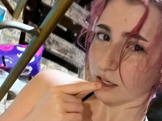 naked camgirl fingering pussy KarlaLitrenta