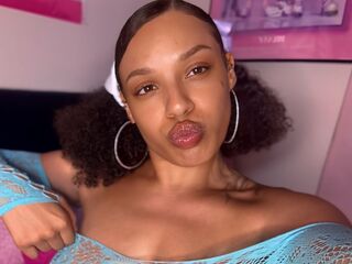 naked cam girl masturbating with vibrator KemoraVanity