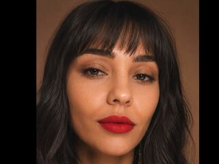 closeup LanaReyna
