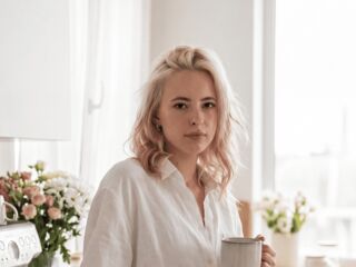 camwhore masturbating with sextoy LanoraZottola