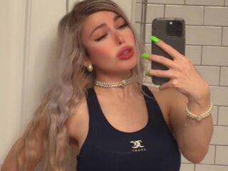 jasmin nude chatroom LauraTate