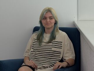 live chatroom LauriMagnie